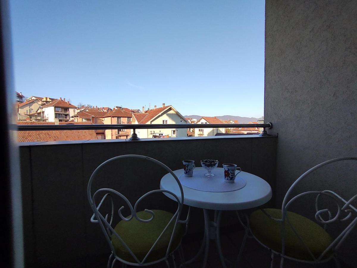 Apartman Mali Raj Vrnjačka Banja Exteriör bild