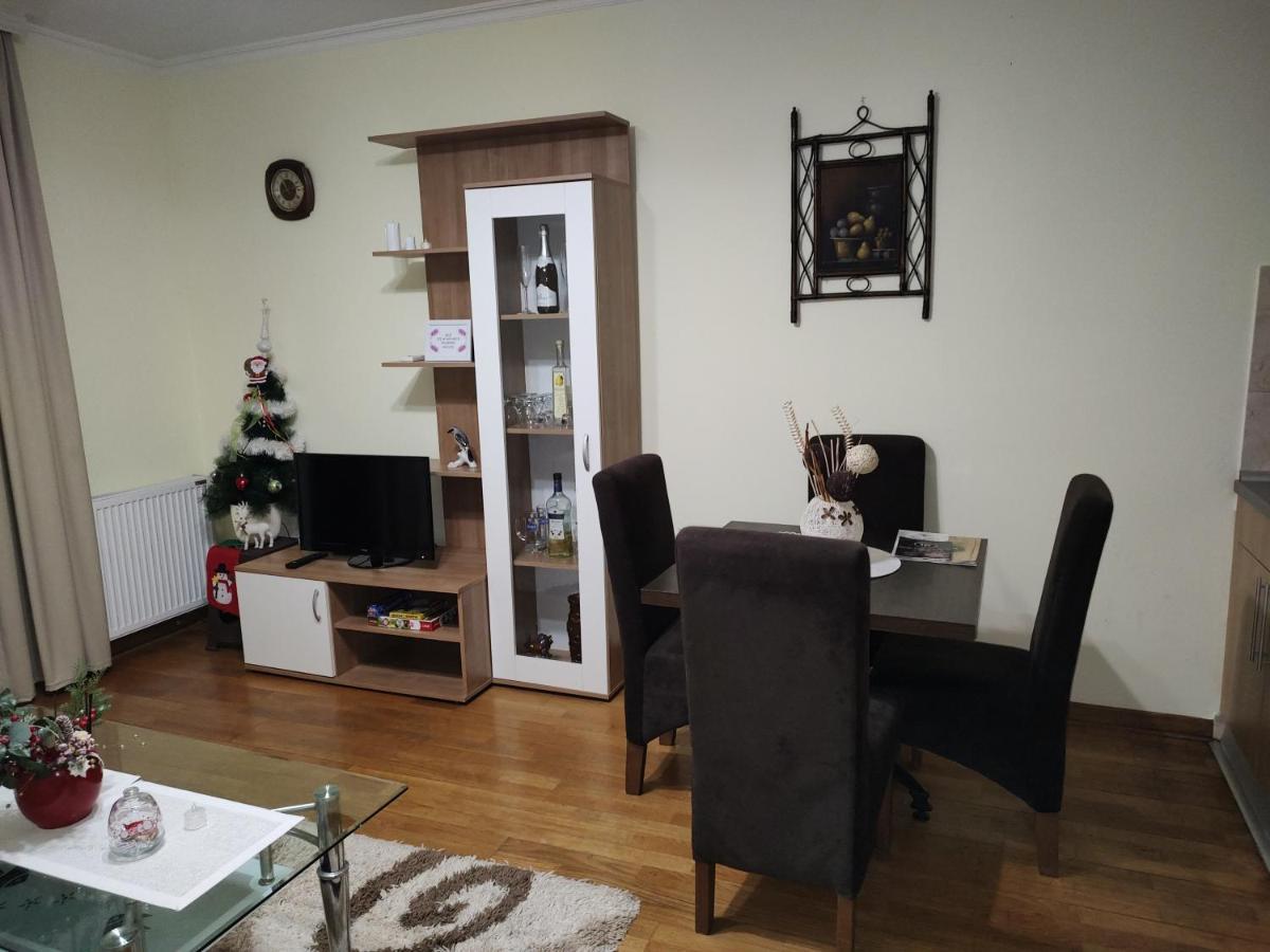 Apartman Mali Raj Vrnjačka Banja Exteriör bild