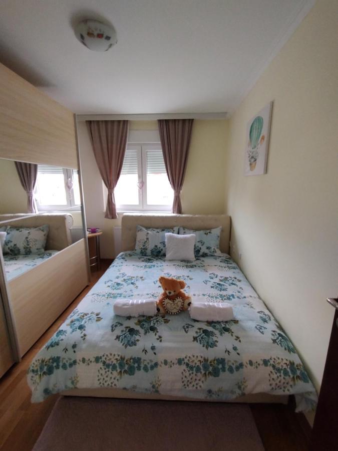 Apartman Mali Raj Vrnjačka Banja Exteriör bild