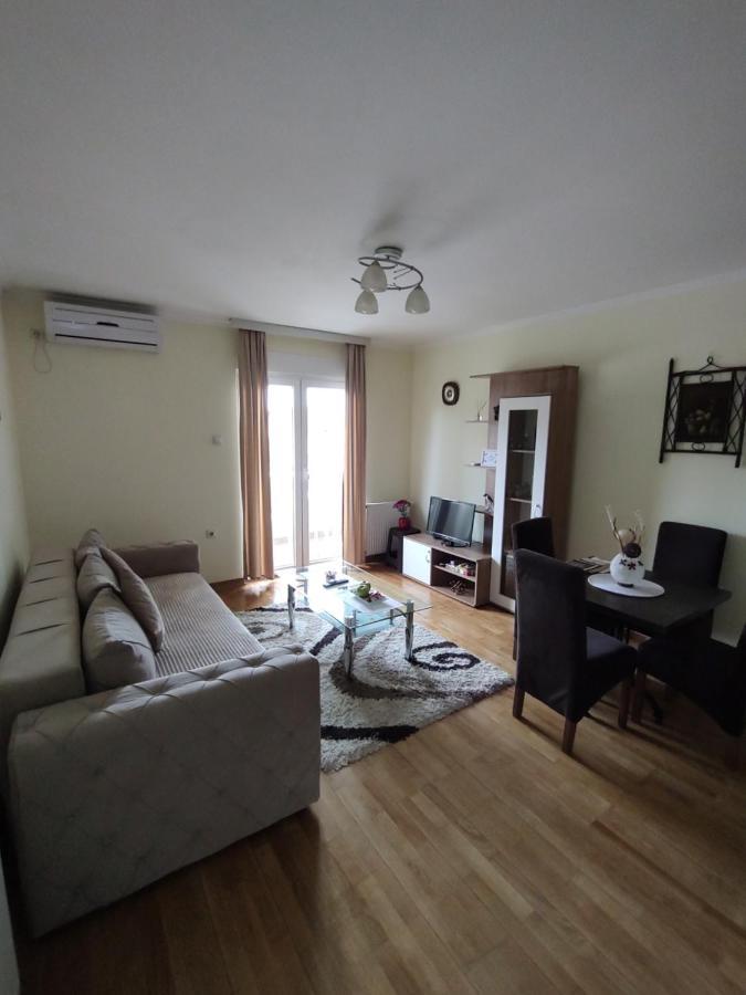 Apartman Mali Raj Vrnjačka Banja Exteriör bild